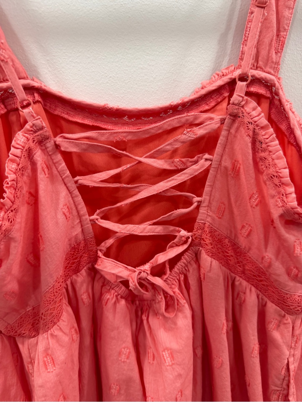 American Eagle Coral Eyelet Tiered Summer Dress Size Medium - Picture 5 of 6